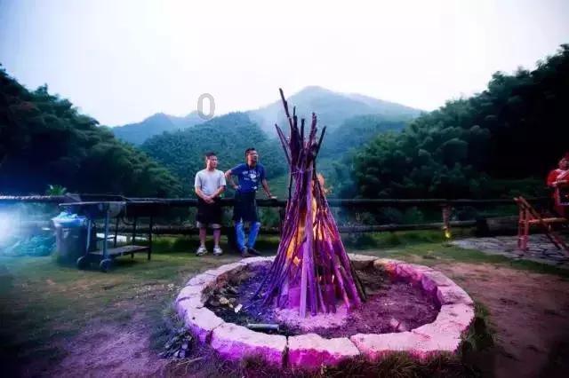 蜡笔小新兄妹春节大拜年