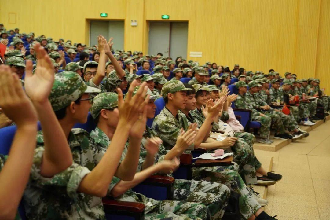 女生说如果我把钱收了 会打水漂 怎么回复？游戏画面