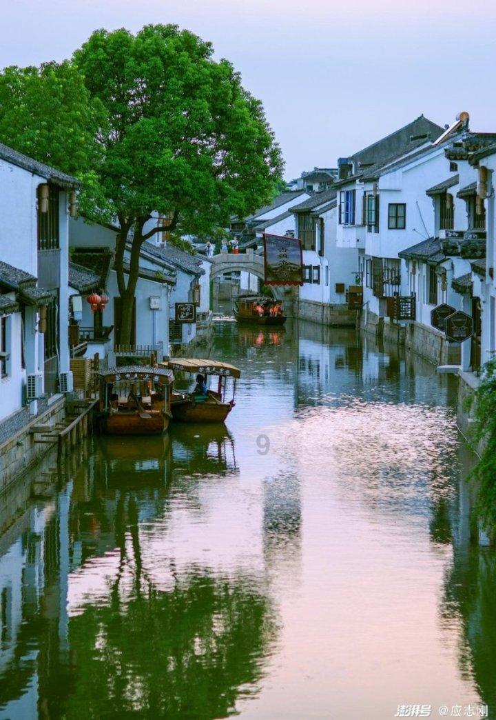 假日大厦